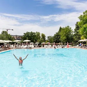 https://camping-village-roma.it-romehotels.com